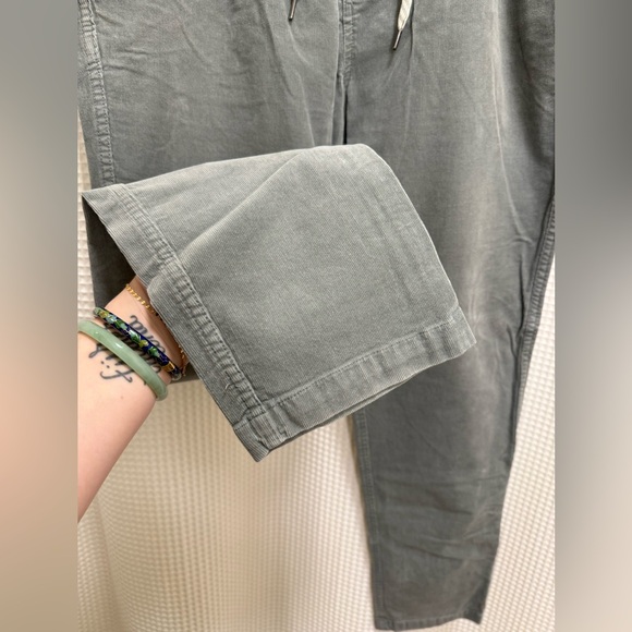 Vuori Men's Sage Green Jogger Corduroy  Pants - XL - Picture 4 of 8